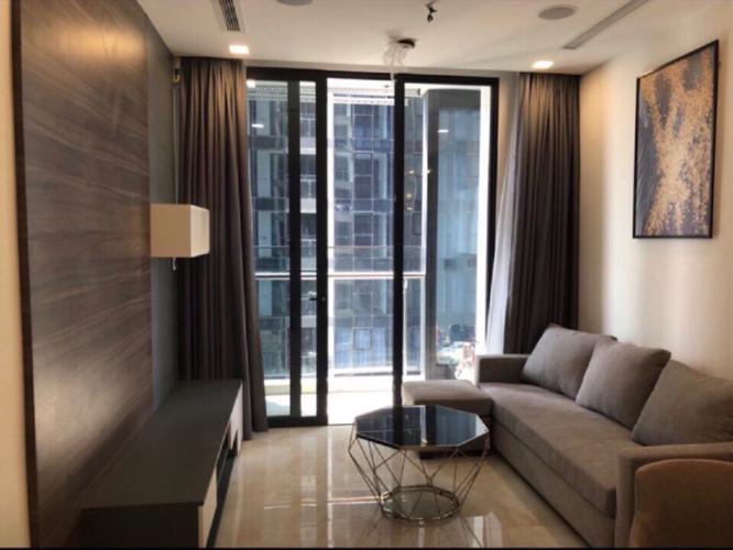 Phòng khách căn hộ Vinhomes Golden River Officetel Vinhomes Golden River tầng cao, nội thất đầy đủ.