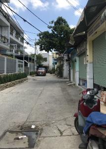Đường trước nhà phố Quận Bình Tân Nhà phố diện tích 60m2 hẻm xe hơi rộng rãi, bàn giao không nội thất.