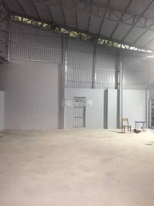 Nhà xưởng kho bãi Huyện Bình Chánh Nhà xưởng kho bãi diện tích 400m2, có văn phòng và bãi xe, khu vực an ninh.