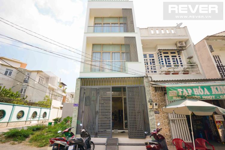 Mặt trước nhà phố Quận 9 Bán nhà 4 tầng đường Gò Cát, Quận 9, sổ hồng, nội thất cơ bản, hướng cửa Đông Bắc