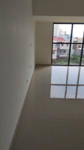 không gian căn hộ The Sun Avenue Căn hộ The Sun Avenue tầng thấp diện tích 40m2, view nội khu.