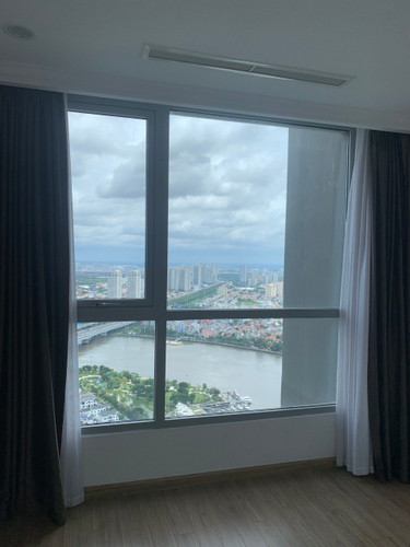 View căn hộ Vinhomes Central Park, Quận Bình Thạnh Căn hộ Vinhomes Central Park tầng 46 view đón gió thoáng mát, tiện ích đầy đủ.