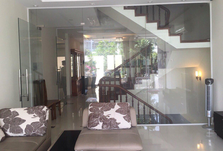 Nhà phố Quận 7 Nhà phố diện tích 100m2 thiết kế 1 trệt, 3 lầu kiên cố.