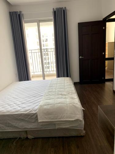 Phòng ngủ căn hộ Sunrise Riverside, Huyện Nhà Bè Căn hộ Sunrise Riverside ban công hướng Đông, đầy đủ nội thất.