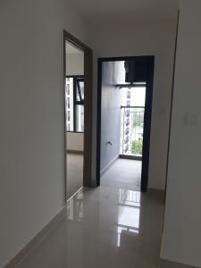 Hành lang Vinhomes Grand Park Quận 9 Căn hộ Vinhomes Grand Park tầng trung, ban công view sông Tắc.