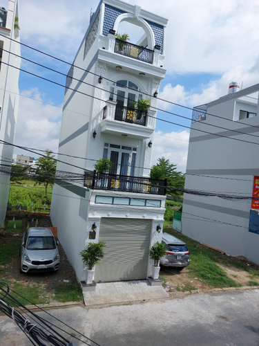 Mặt tiền biệt thự Huyện Nhà Bè Biệt thự tân cổ điển thiết kế 3 tầng và sân thượng kiên cố, đầy đủ nội thất.