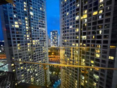 View căn hộ Q2 Thảo Điền, Quận 2 Căn hộ Q2 Thảo Điền tầng 21, đầy đủ nội thất và tiện ích.