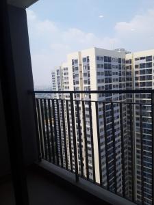 Ban công Vinhomes Grand Park Quận 9 Căn hộ Vinhomes Grand Park tầng cao, view thành phố nhộn nhịp.