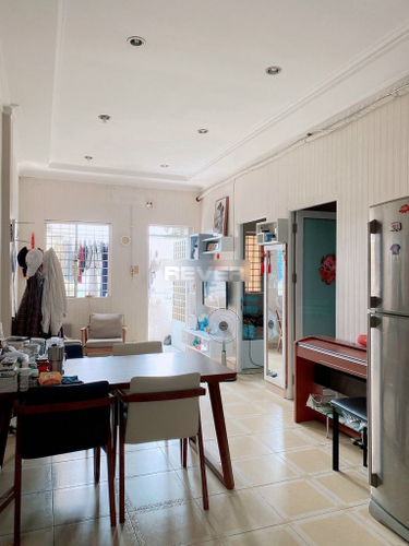 Căn hộ 43 Hồ Văn Huê, Quận Phú Nhuận Căn hộ 43 Hồ Văn Huê tầng 4 diện tích 52m2, nội thất cơ bản.