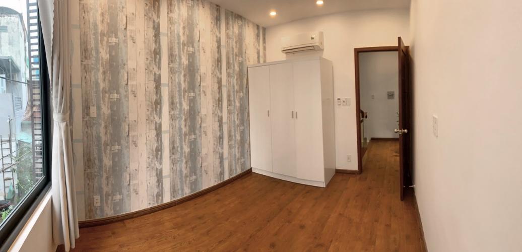 Phòng ngủ nhà phố Quang Trung, Gò Vấp Nhà phố gần chợ Hạnh Thông Tây, hướng Tây Bắc, diện tích 36.5m2.