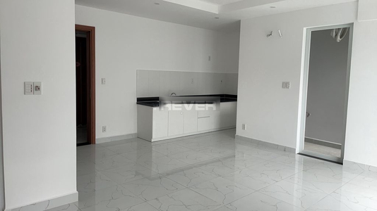 Căn hộ Conic Riverside, Quận 8 Căn hộ Conic Riverside view nội khu hồ bơi, nội thất cơ bản.