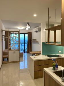 Phòng bếp One Verandah Quận 2 Căn hộ One Verandah tầng 12, đầy đủ nội thất, view thành phố.