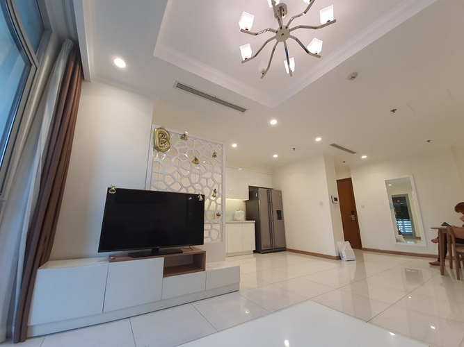 Căn hộ Vinhomes Central Park, Quận Bình Thạnh Căn hộ VInhomes Central Park tầng 15 view nội khu, đầy đủ nội thất.