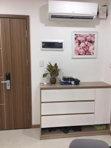 Căn hộ New City Thủ Thiêm, Quận 2 Căn hộ New City Thủ Thiêm tầng 10, đầy đủ nội thất và tiện ích.