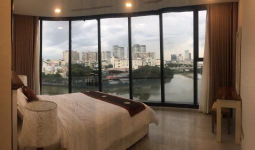 Phòng ngủ Vinhomes Golden River, Quận 1 Căn hộ Vinhomes Golden River view sông và thành phố thơ mộng.