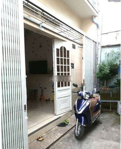 Mặt tiền nhà phố Quận Gò Vấp Nhà phố hướng Tây Nam thiết kế 1 trệt, 1 lầu kiên cố, nội thất cơ bản.