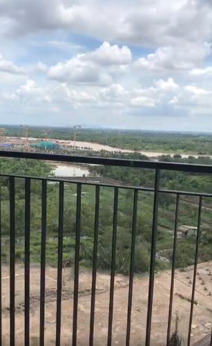 View Vinhomes Grand Park Quận 9 Căn hộ tầng trung Vinhomes Grand Park hướng Tây Nam, view sông.