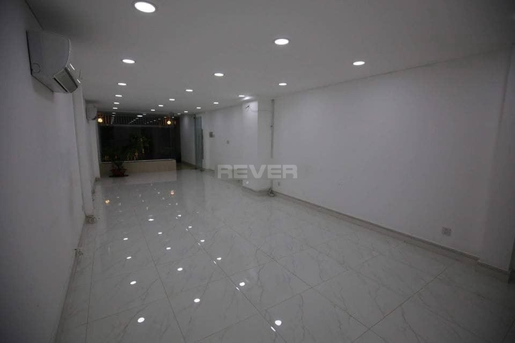 Mặt bằng kinh doanh Quận 2 Mặt bằng kinh doanh diện tích 50m2 vuông vắn, cửa hướng Tây Nam.