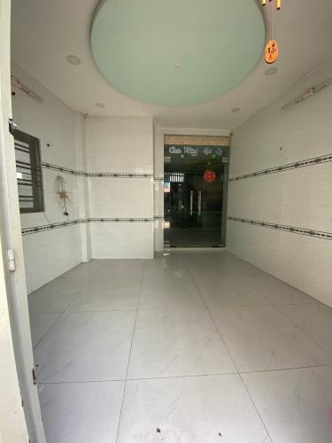 Nhà phố Quận Gò Vấp Nhà phố kết cấu 1 trệt 2 lầu và sân thượng hướng Tây Nam, sổ hồng riêng.