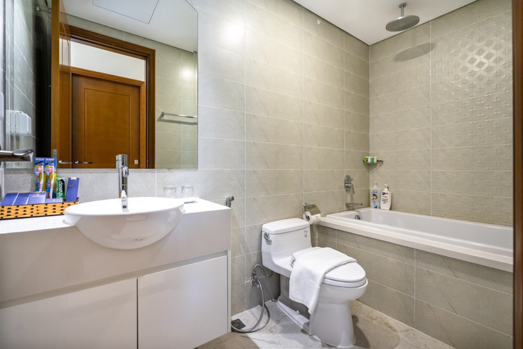 Căn Officetel VInhomes Central Park, Quận Bình Thạnh Officetel VInhomes Central Park tầng 18 có 1 phòng ngủ, đầy đủ nội thất.