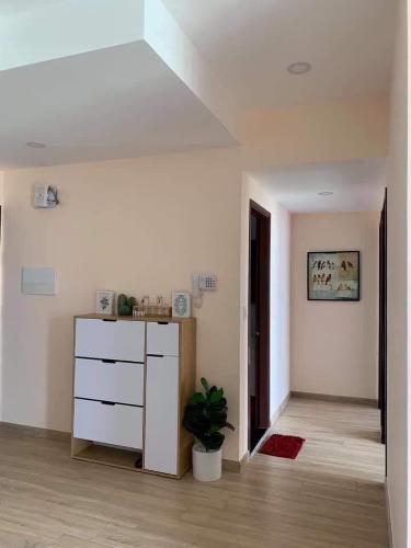 Phòng khách căn hộ Sunrise Riverside Cho thuê căn hộ Sunrise Riverside tầng cao, diện tích 69.16m2, view nhìn thông thoáng, mát mẻ