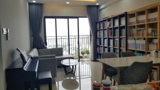 phòng khách căn hộ The Sun Avenue Căn hộ cao cấp The Sun Avenue tầng 25 view sông thoáng mát vô cùng.