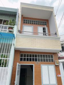 Nhà phố hẻm xe máy đường Trần Văn Đang, kết cấu nhà 1 trệt 1 lầu.
