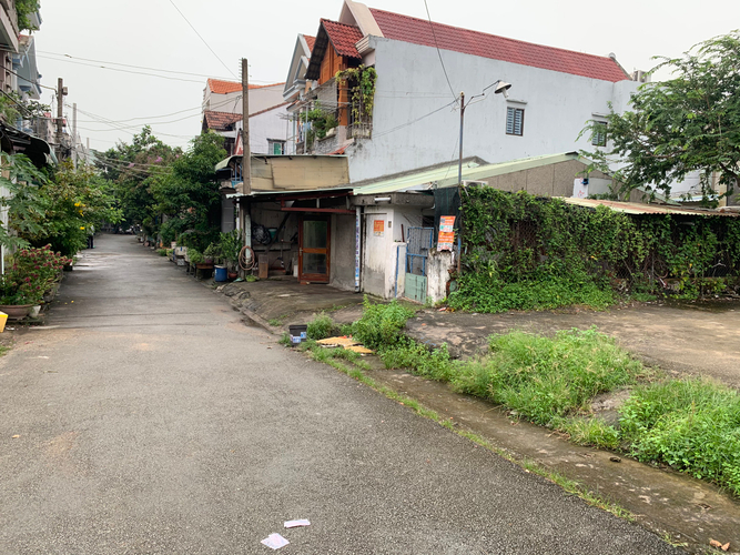 Đường trước đất nền Quận Thủ Đức Nhà phố cách Quốc Lộ 1K chỉ 20m, diện tích 90.76m2 vuông đẹp.