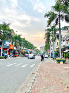 Đường trước căn hộ dịch vụ Quận 7 Căn hộ dịch vụ tại KDC Nam Long, diện tích 65m2 đầy đủ nội thất hiện đại.