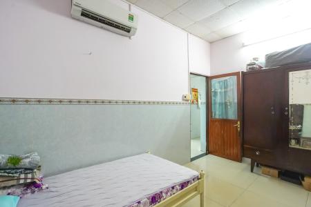 Phòng ngủ nhà phố QUẬN 4 Nhà phố hẻm Tôn Đản, Quận 4, hướng Đông Bắc không có nội thất