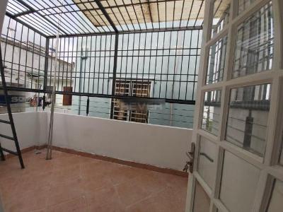  Nhà phố kết cấu 1 trệt 3 lầu, hẻm xe hơi rộng rãi khu dân cư đông đúc.