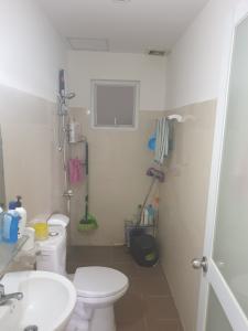 Phòng tắm căn hộ chung cư Hưng Ngân Garden Căn hộ tầng 2 chung cư Hưng Ngân Garden bàn giao đầy đủ nội thất.