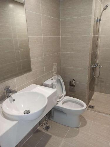 Toilet Vinhomes Grand Park Quận 9 Căn hộ tầng trung Vinhomes Grand Park hướng Tây Nam, view sông.