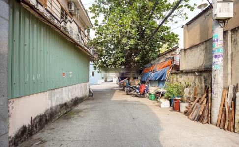 Đường nhà phố Âu Dương Lân, Quận 8 Nhà phố hướng Đông Nam, hẻm xe hơi 2 mặt tiền