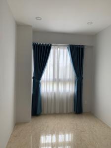 phòng ngủ 2 Cho thuê căn hộ Saigon South Residence 3PN, tầng thấp, DT 100m2, đầy đủ nội thất