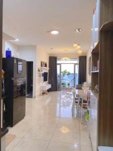 Căn hộ tầng 4 Opal Garden cửa hướng Tây, đầy đủ nội thất.