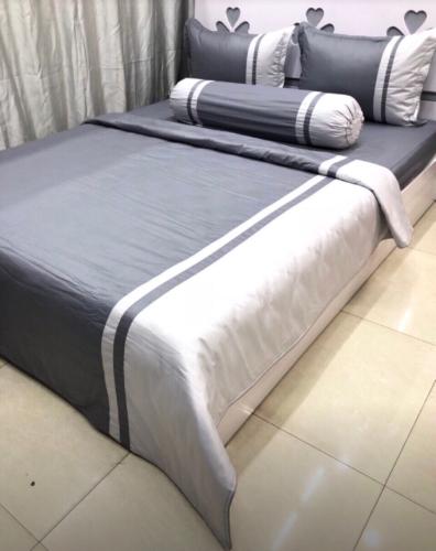 Phòng ngủ căn hộ Vinhomes Golden River Officetel Vinhomes Golden River tầng cao, nội thất đầy đủ.