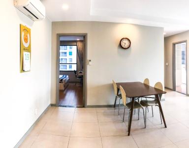 Phòng khách The Gold View, Quận 4 Căn hộ The Gold View hướng Tây Bắc, view thành phố sầm uất.