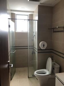 Phòng vệ sinh căn hộ Sunrise Riverside, Huyện Nhà Bè Căn hộ Sunrise Riverside bàn giao đầy đủ nội thất, thiết kế hiện đại.