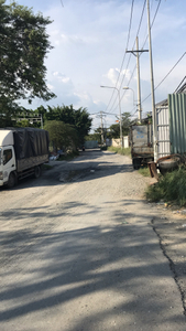 Nhà xưởng kho bãi Huyện Bình Chánh Nhà xưởng kho bãi diện tích 400m2, có văn phòng và bãi xe, khu vực an ninh.