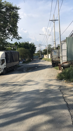 Nhà xưởng kho bãi Huyện Bình Chánh Nhà xưởng kho bãi diện tích 400m2, có văn phòng và bãi xe, khu vực an ninh.