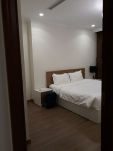 Officetel Vinhomes Central Park, Quận Bình Thạnh Officetel Vinhomes Central Park tầng 24 view nội khu, đầy đủ nội thất.