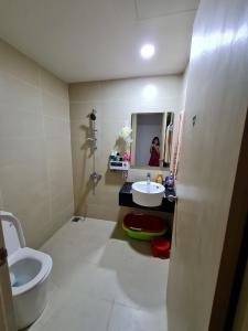 Phòng tắm RichStar, Tân Phú Căn hộ RichStar có 2 phòng ngủ, ban công rộng view đón gió mát.