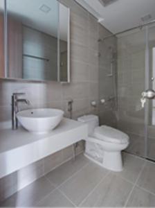 Phòng tắm Vinhomes Central Park Căn hộ Vinhomes Central Park tầng trung, nhìn view Tây Nam.