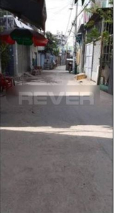 Đường trước nhà phố Quận 12 Nhà phố gần chợ Lạc Quang, diện tích 78.3m2 có 1 trệt, 1 lầu chắc chắn.