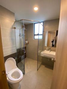 wc căn hộ 2+1 phòng ngủ the sun avenue Căn hộ tầng trung The Sun Avenue với đầy đủ nội thất.