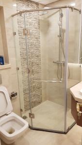 Phòng tắm căn hộ Vinhomes Golden River Căn hộ Vinhomes Golden River đầy đủ nội thất tiện nghi, tầng cao.