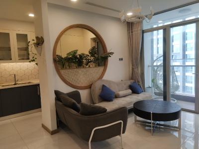 Căn hộ Vinhomes Central Park tầng trung, đầy đủ nội thất