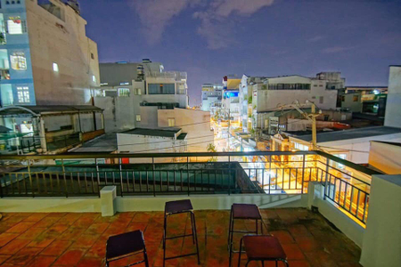 Nhà phố Quận Bình Thạnh Nhà phố nằm tại khu vực dân cư sầm uất, kết cấu 1 trệt, 1 lầu kiên cố.