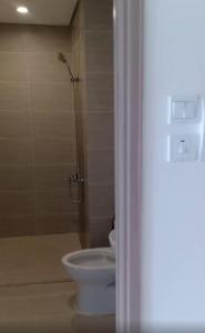 Phòng tắm căn hộ Vinhomes Grand Park Căn hộ Vinhomes Grand Park tầng cao đón view nội khu mát mẻ.